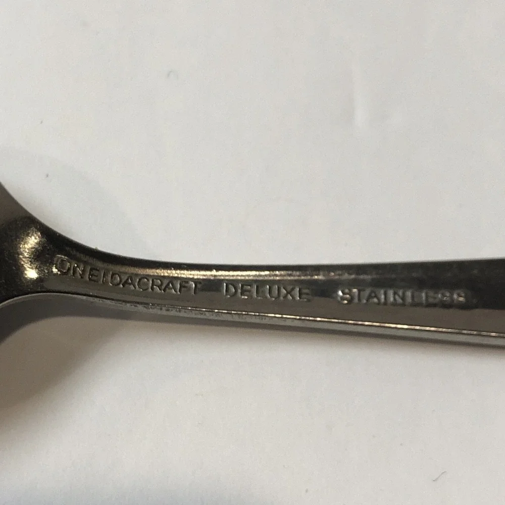 ONEIDACRAFT Deluxe‎ Stainless 6